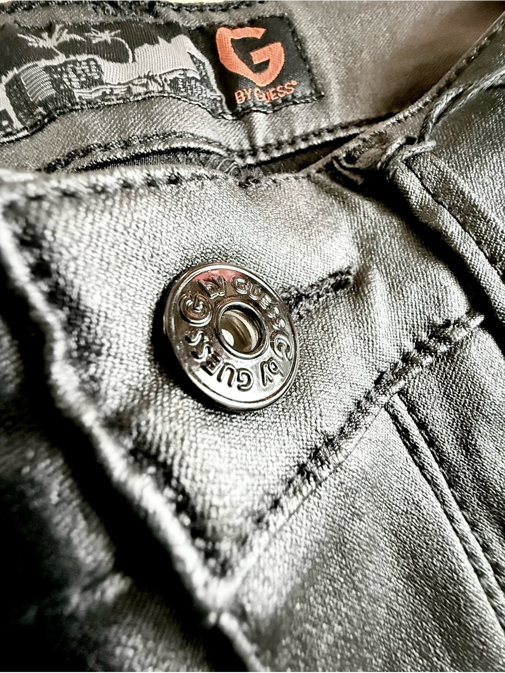 GUESS Black Coated Skinny Jeans High Rise Curvy NWT Size 24 - Picture 6 of 10